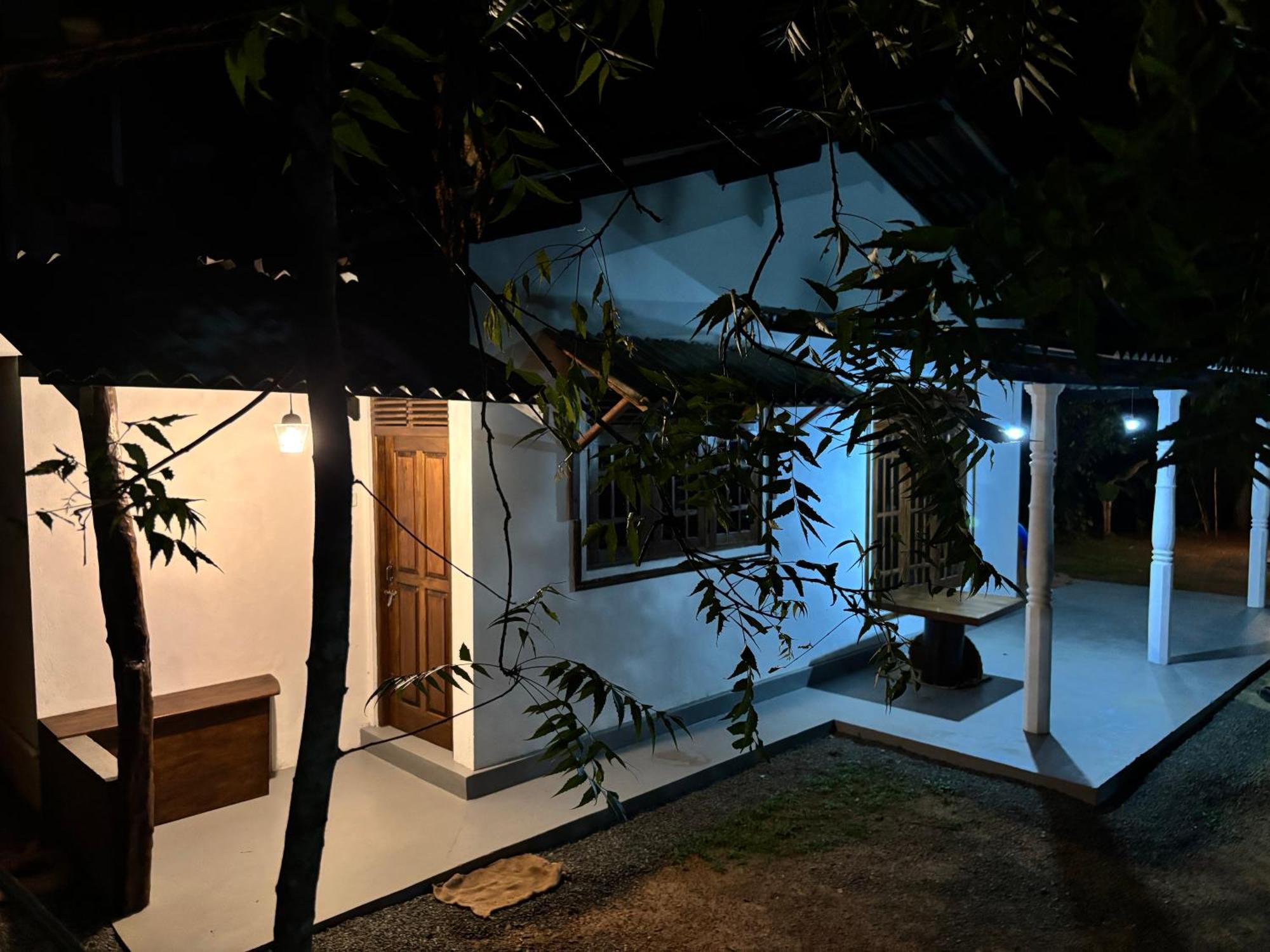 Bed and Breakfast Ima House Dikwella Esterno foto