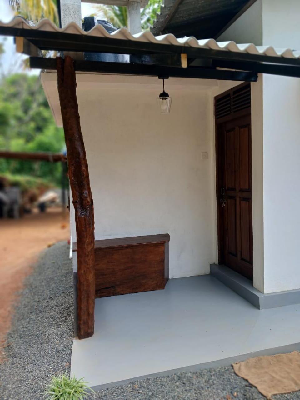 Bed and Breakfast Ima House Dikwella Esterno foto